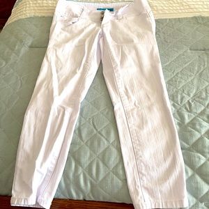 White Capri pants